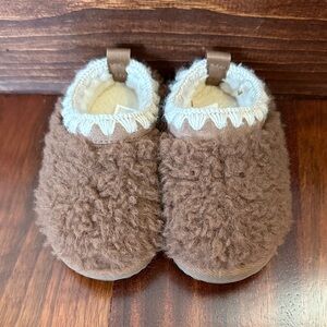 Cat & Jack Jude Clog Slippers, 5T